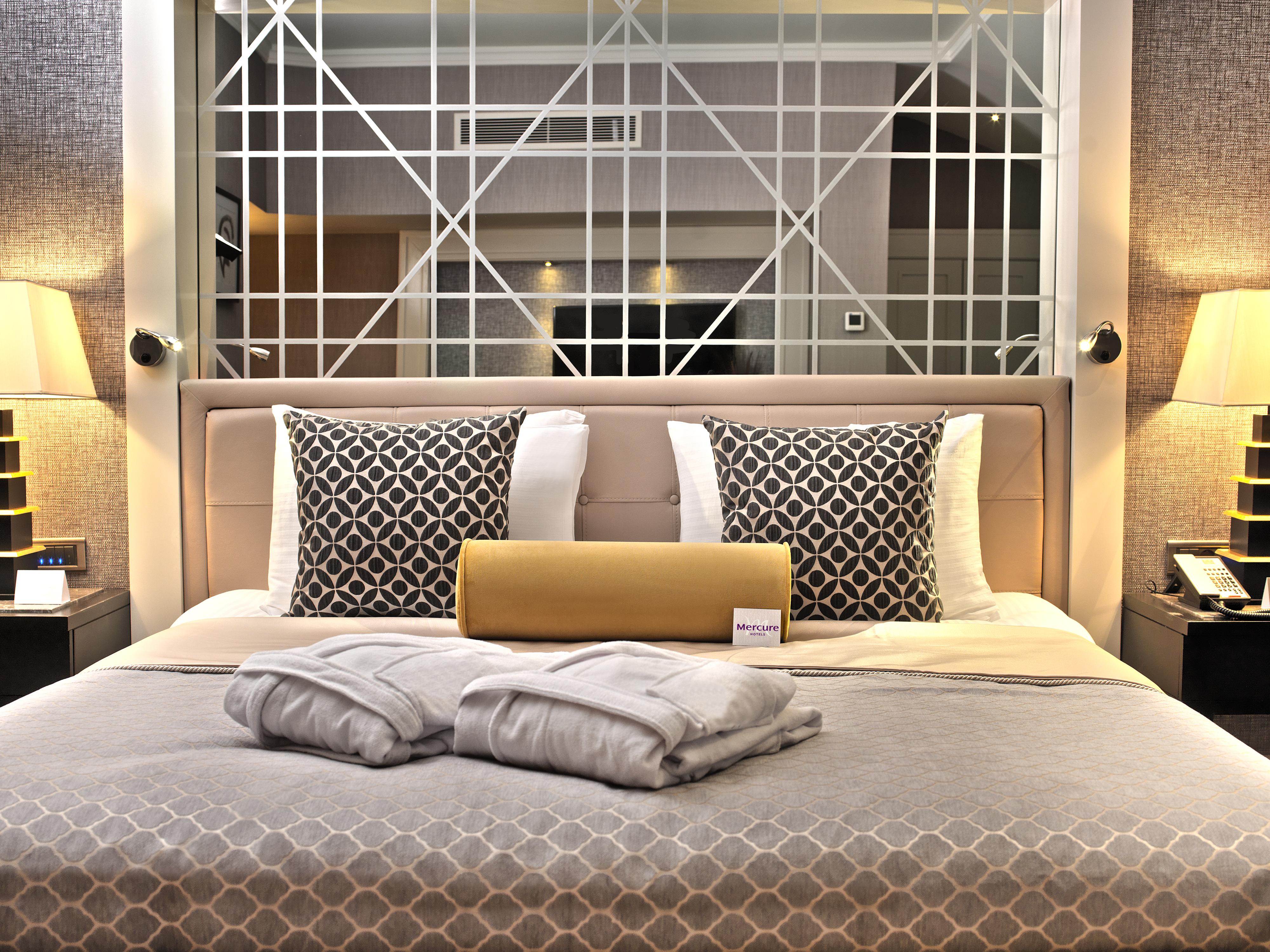 Mercure Istanbul Bomonti Exterior photo A bedroom at the hotel