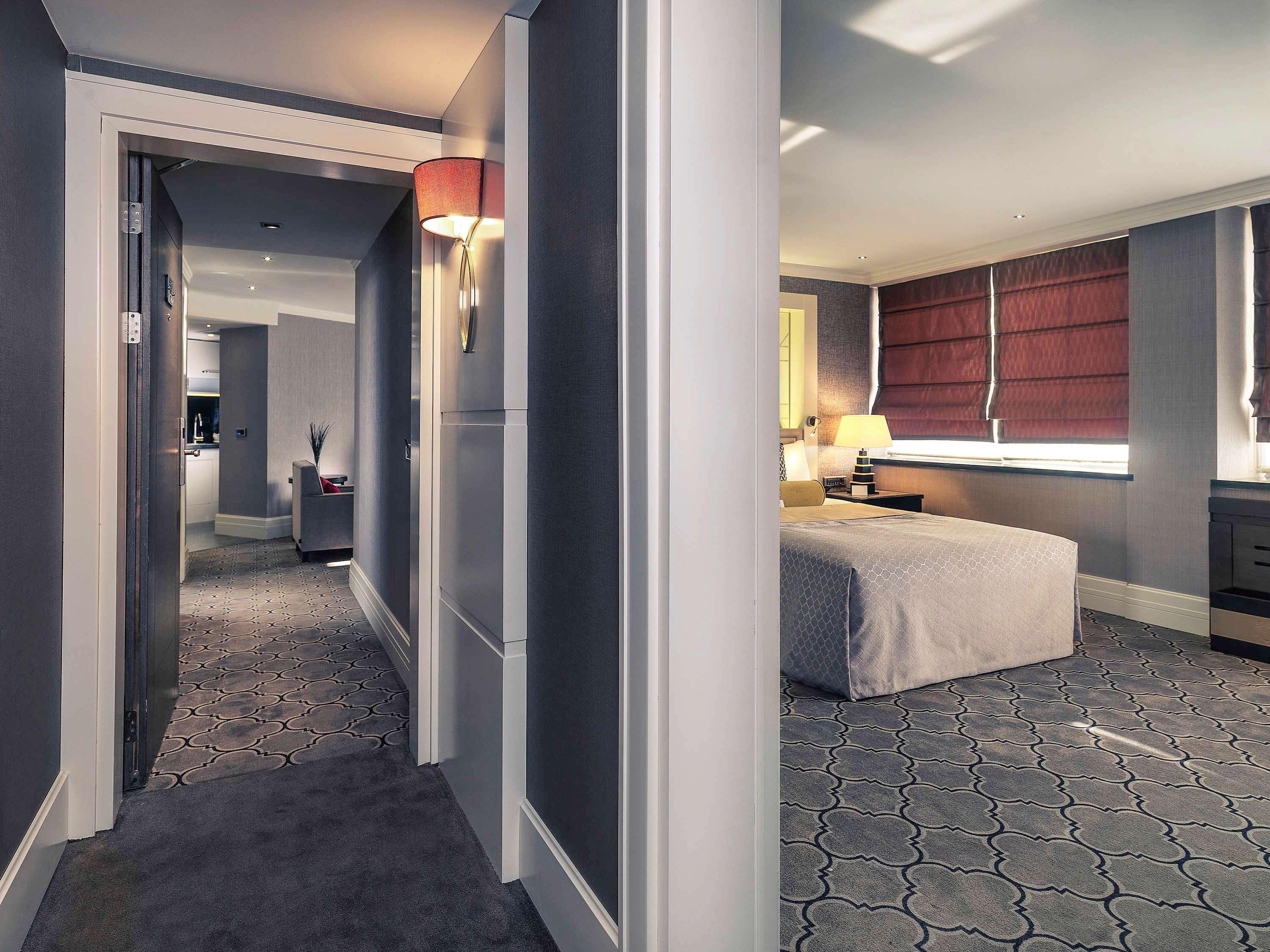 Mercure Istanbul Bomonti Exterior photo A suite at the hotel