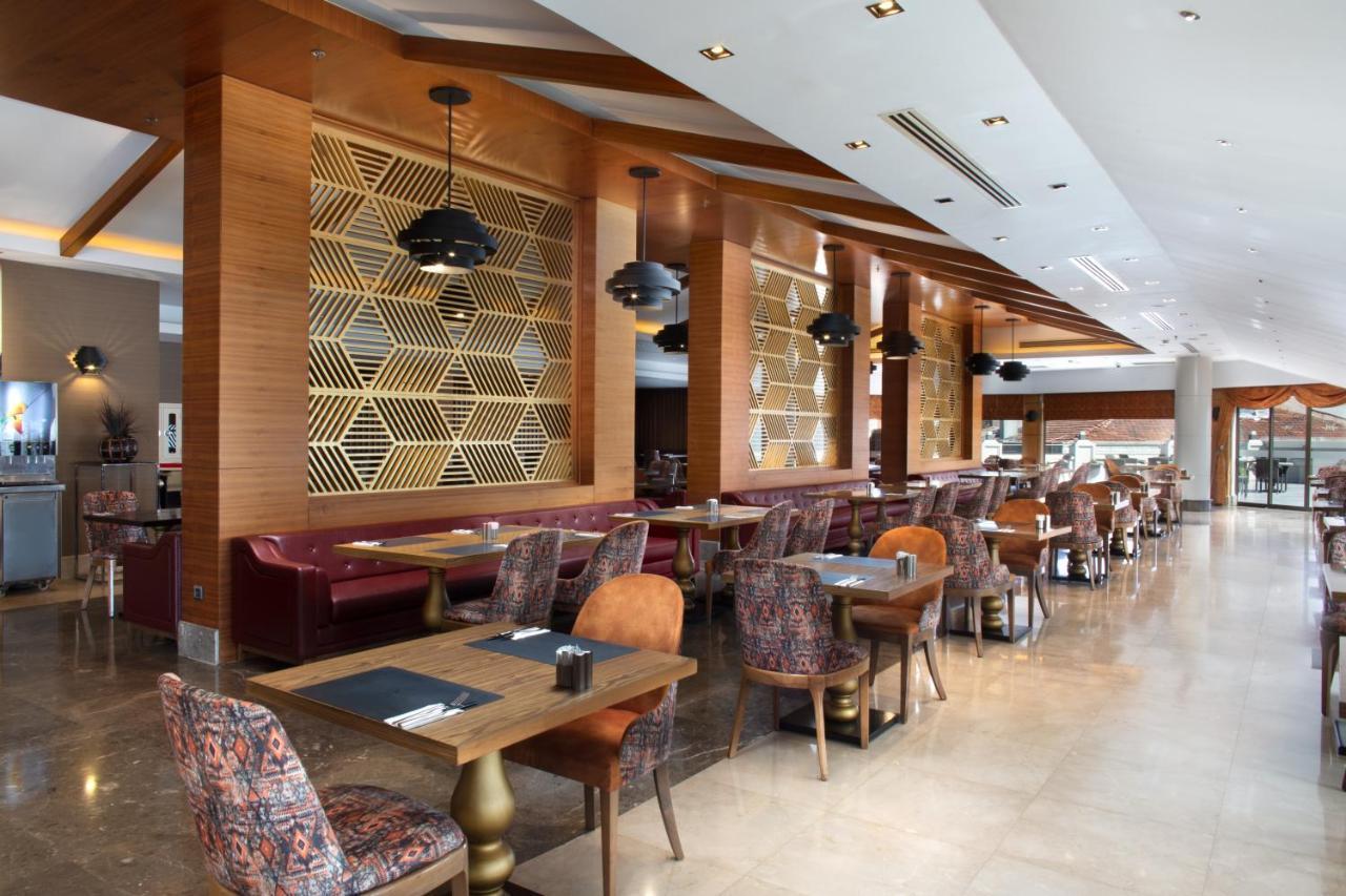 Mercure Istanbul Bomonti Exterior photo The restaurant