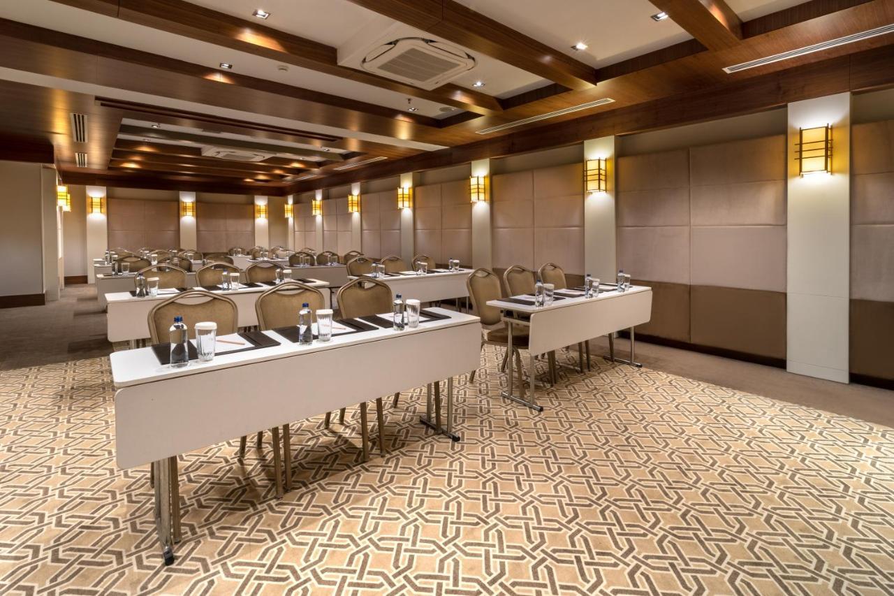 Mercure Istanbul Bomonti Exterior photo Meeting room
