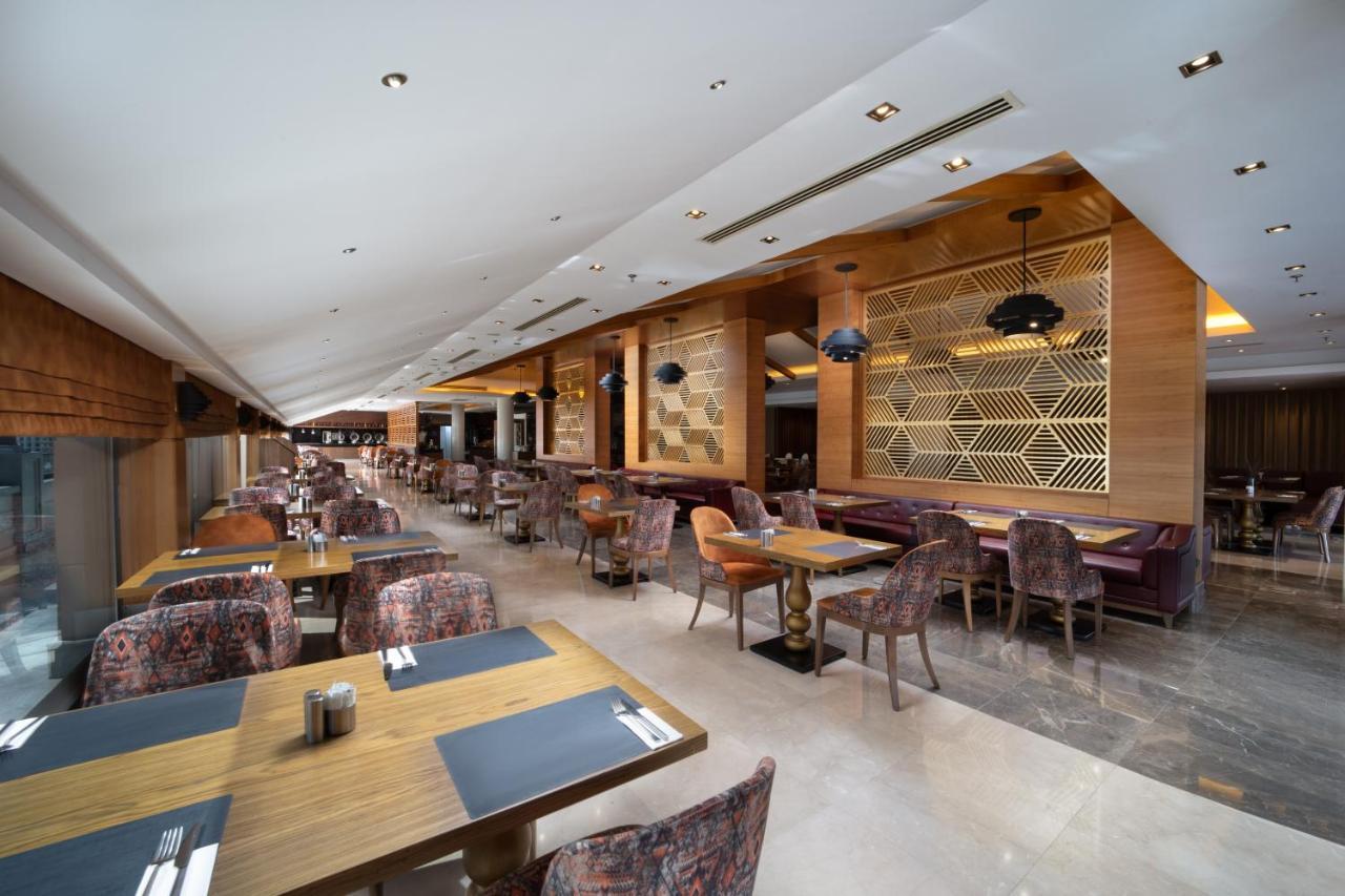Mercure Istanbul Bomonti Exterior photo The restaurant